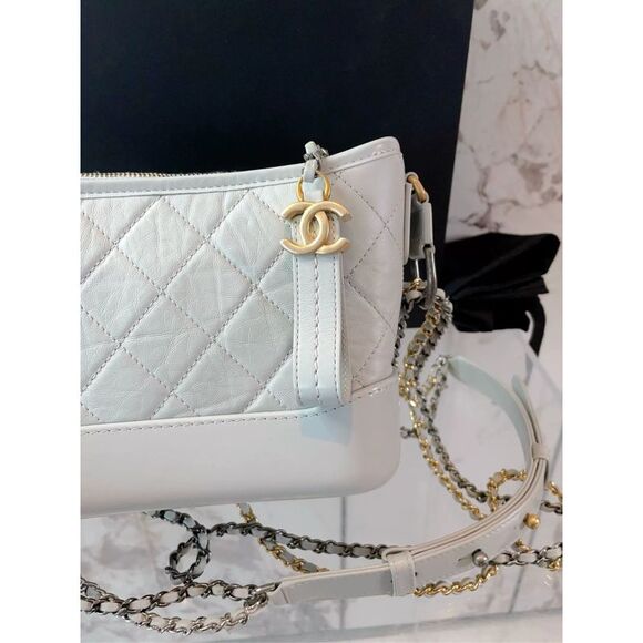 Chanel Women Pre-Loved Bag Very Good Condition - Picture 7 of 9